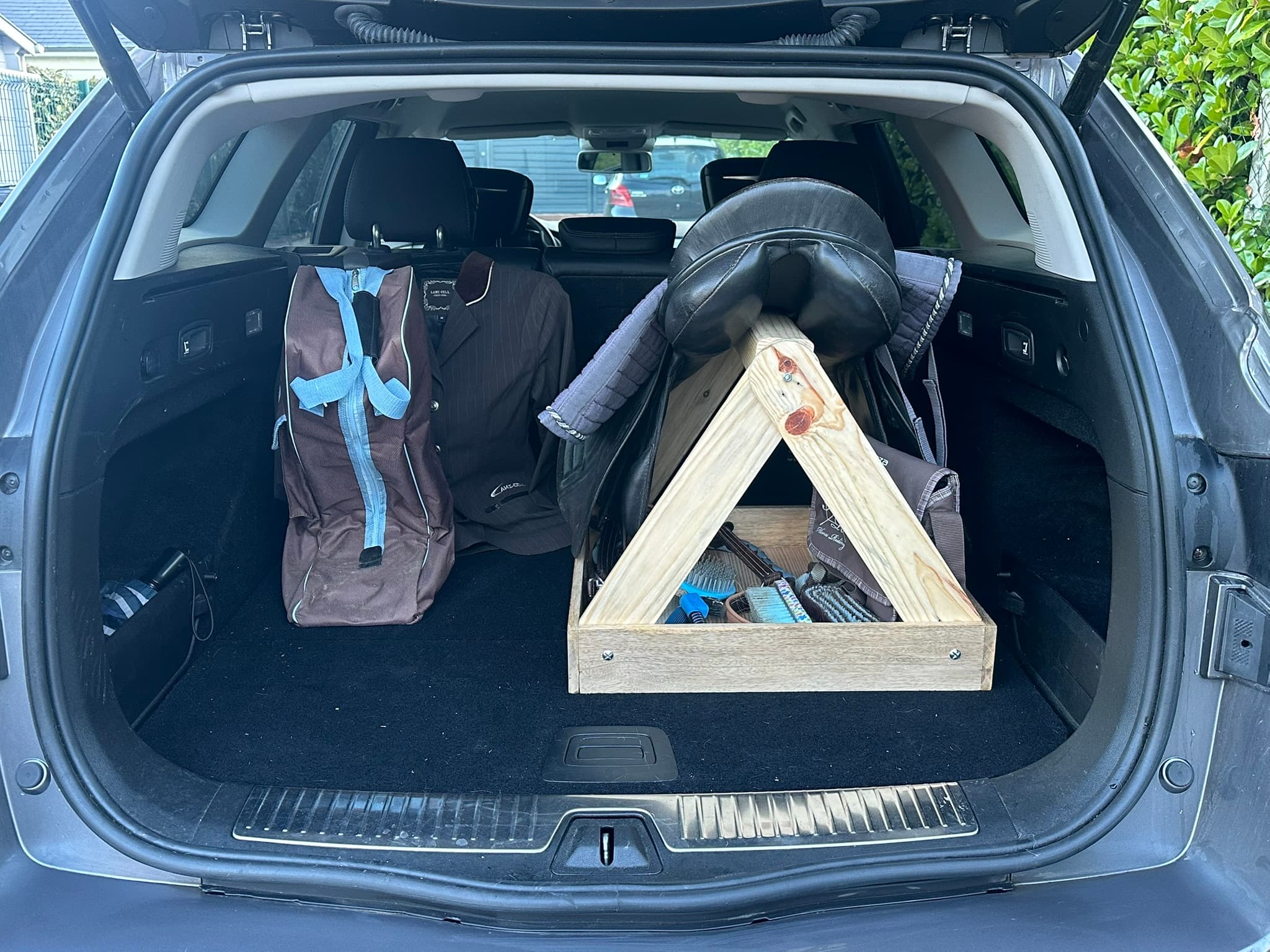 Porte-selle d'équitation en bois massif