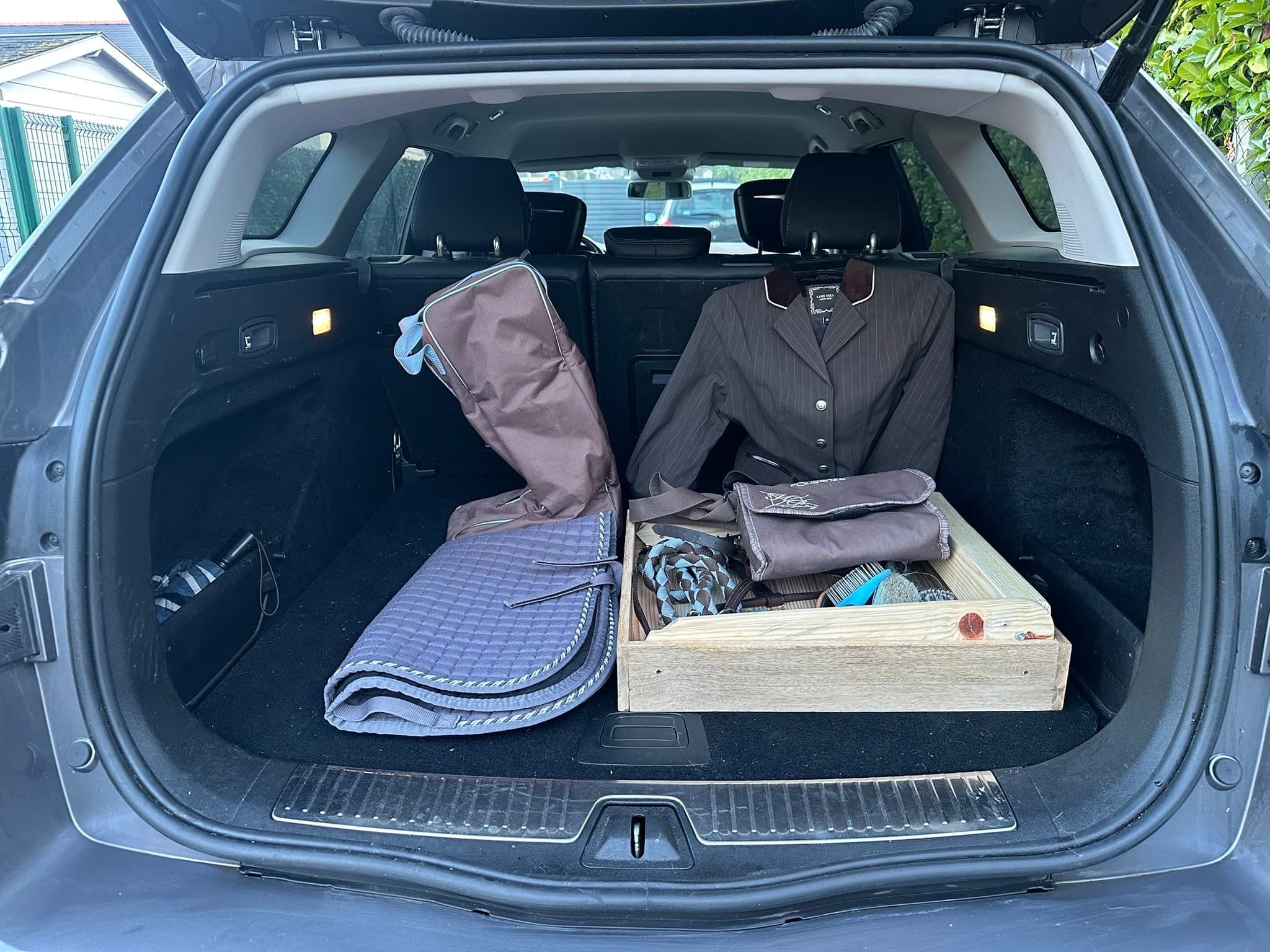 Porte-selle d'équitation plié